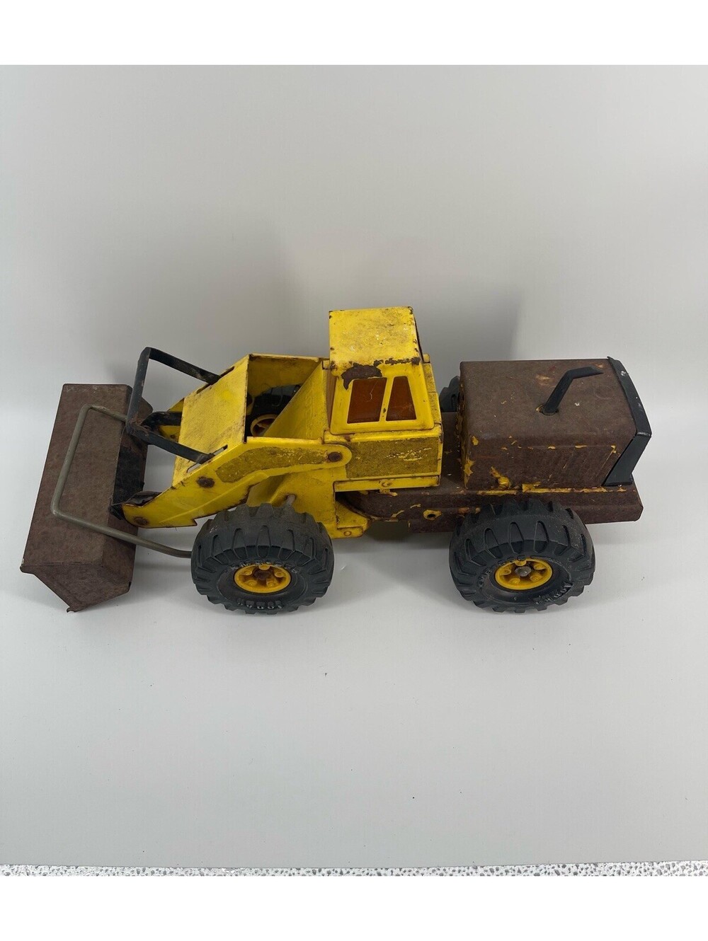 1967 Vintage Tonka 20” Front End Loader Tractor USA Works Great Rust Patina Wear